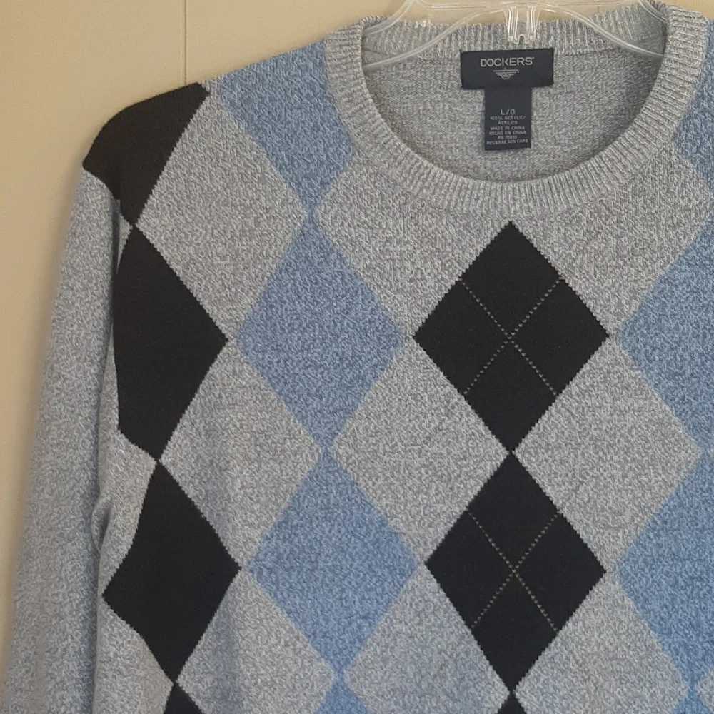 Dockers Men's Size L Light Gray and Blue Argyle Crewneck Sweater